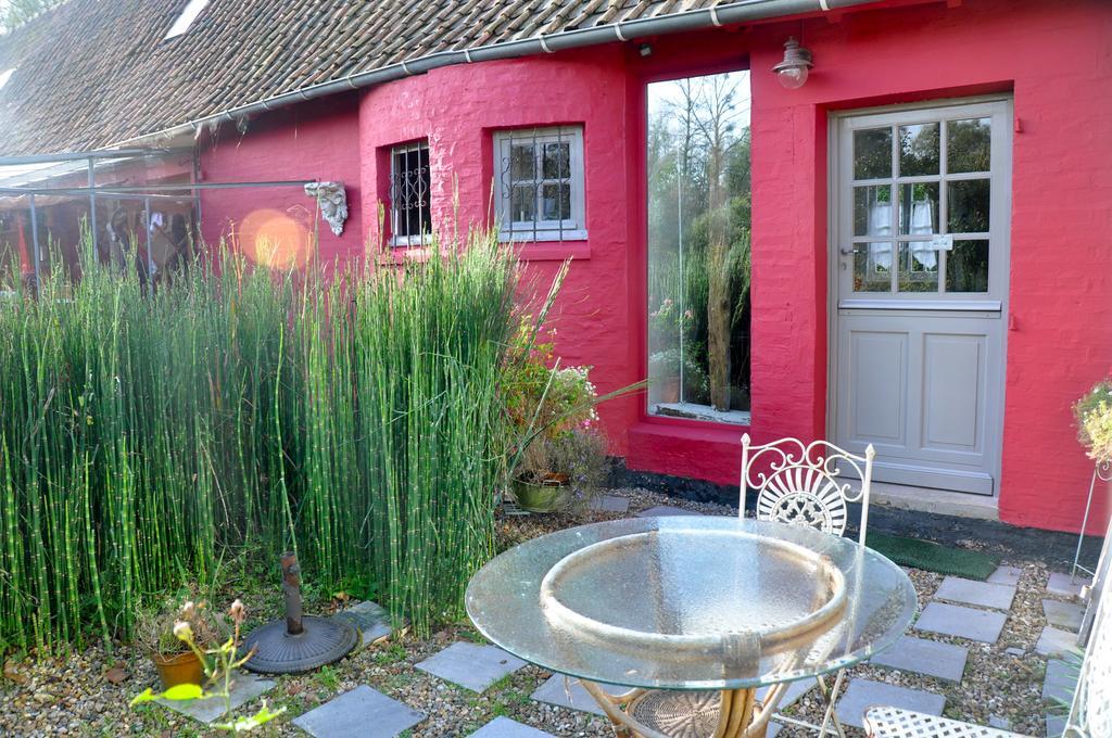 Chambres d'hôtes, Gîtes La Petite Madeleine La Madelaine-sous-Montreuil Exterior foto